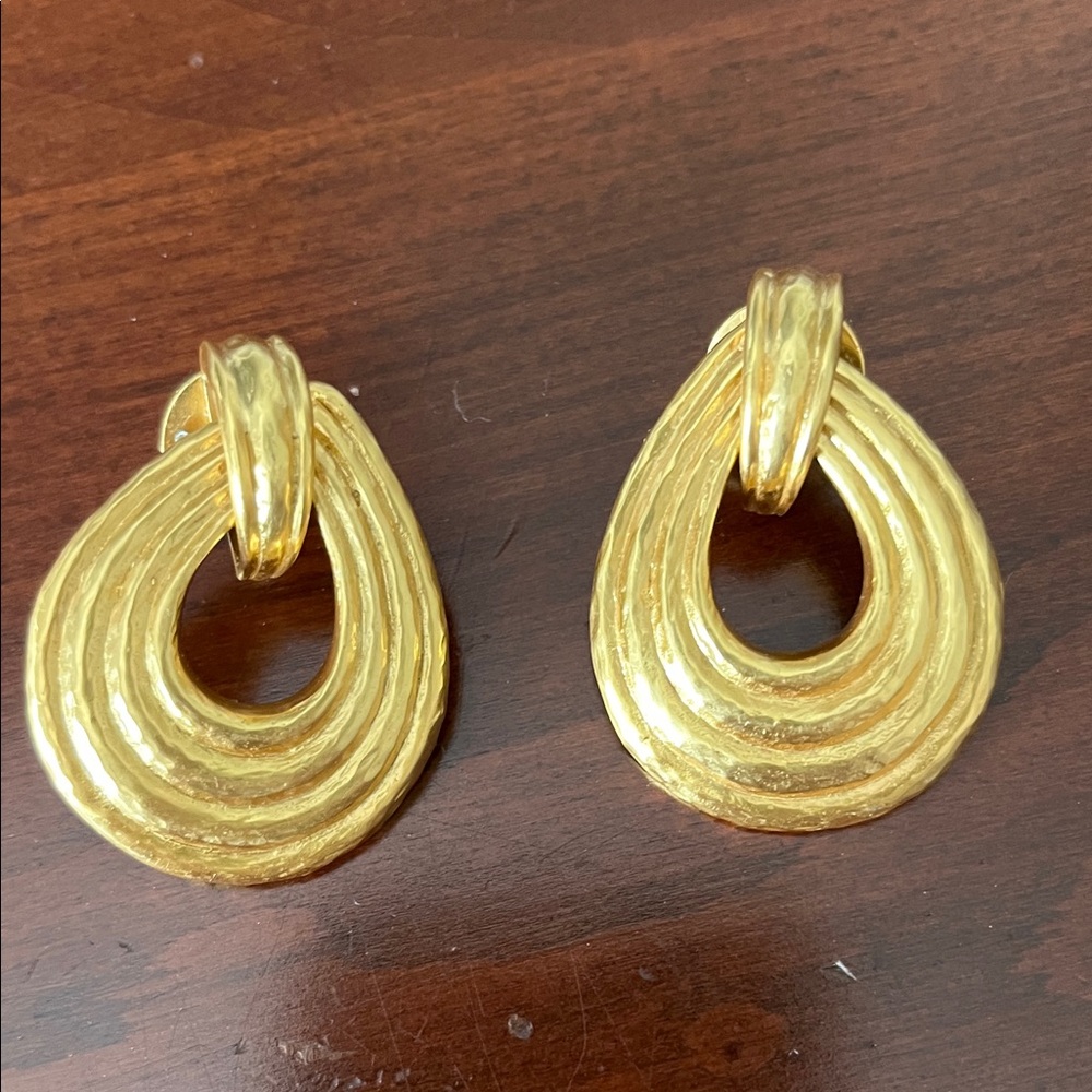 Elegant Gold-Tone Teardrop Earrings